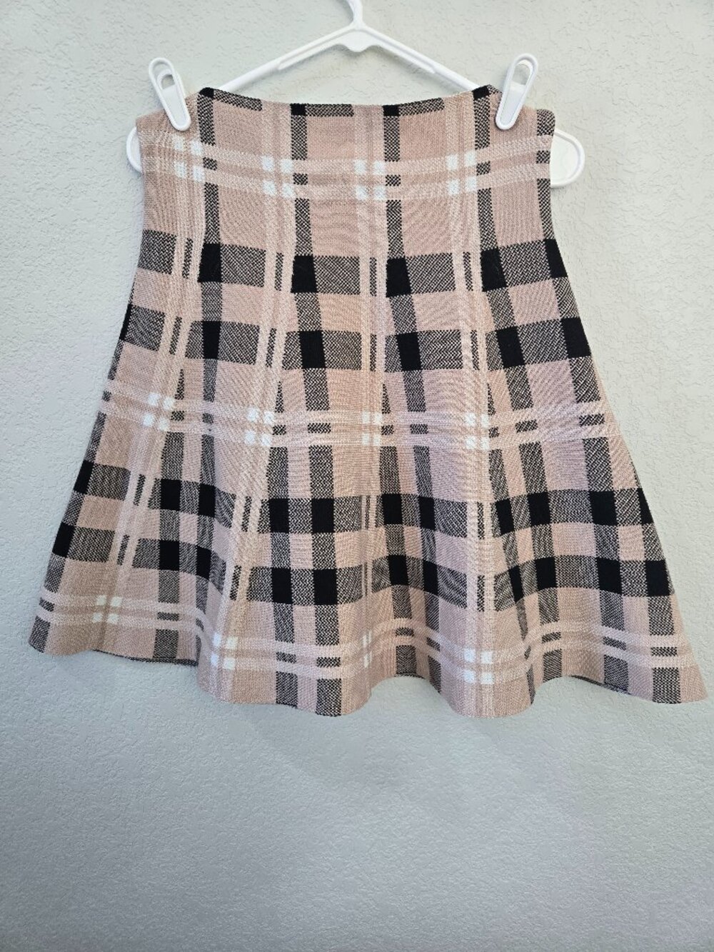 Brand Classic Concepts Pink, White & Black Plaid Knit Skirt Size PXL